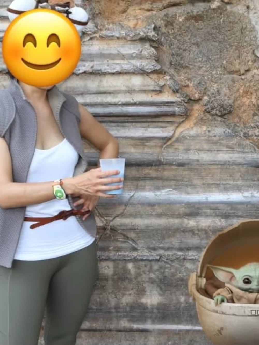 Star Wars Galaxy’s Edge authentic Rey vest - Picture 3 of 7
